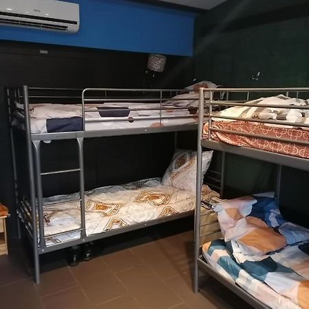 Hostel Pacific Ocean Częstochowa Esterno foto