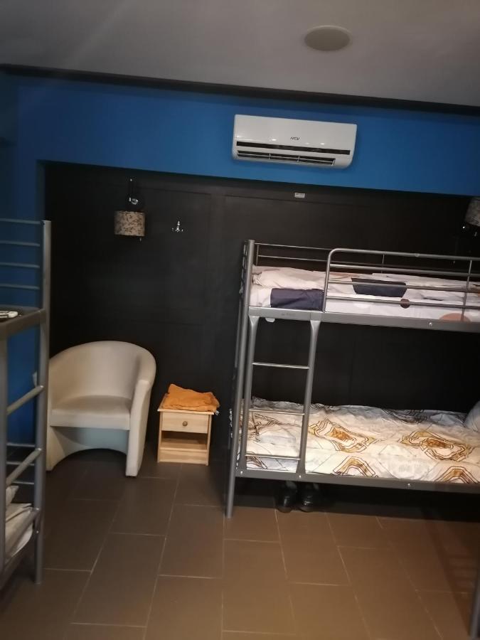 Hostel Pacific Ocean Częstochowa Esterno foto