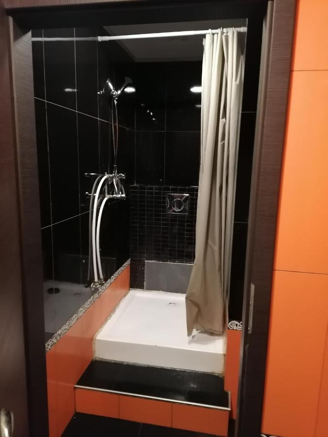 Hostel Pacific Ocean Częstochowa Esterno foto