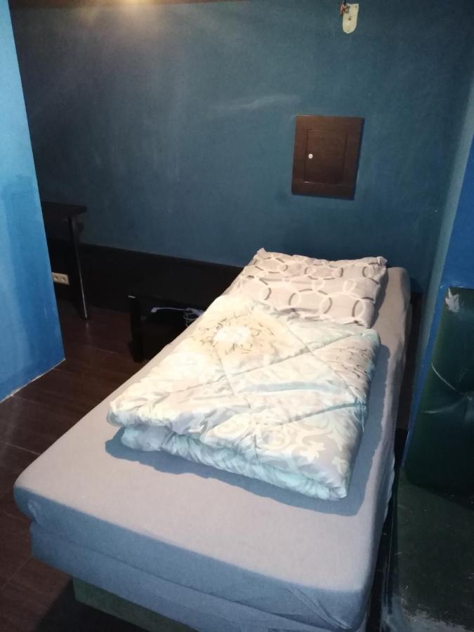 Hostel Pacific Ocean Częstochowa Esterno foto